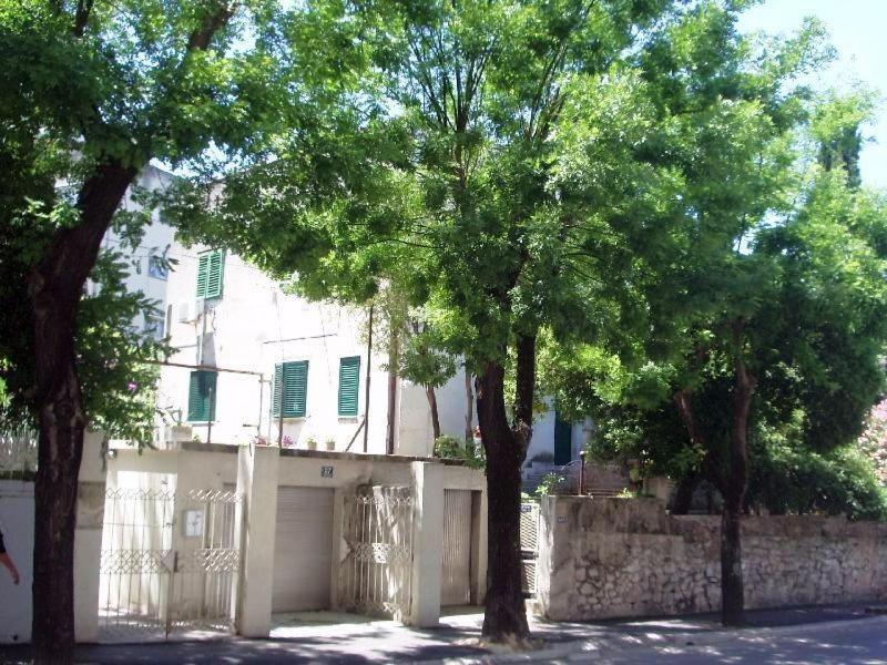 Guest House With Garden - Zuvan Split Exteriör bild