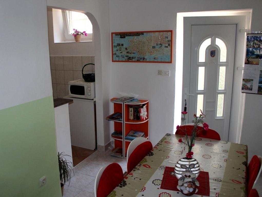 Guest House With Garden - Zuvan Split Exteriör bild