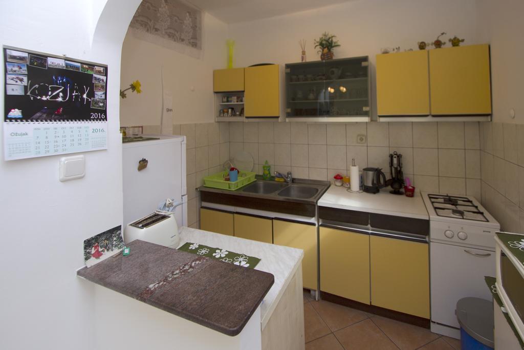 Guest House With Garden - Zuvan Split Exteriör bild
