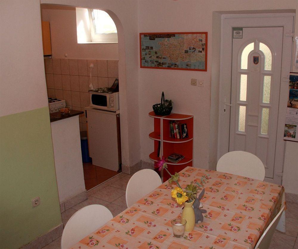 Guest House With Garden - Zuvan Split Exteriör bild