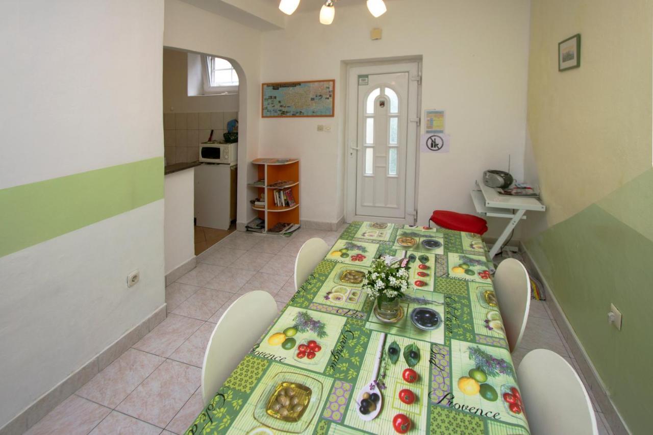 Guest House With Garden - Zuvan Split Exteriör bild